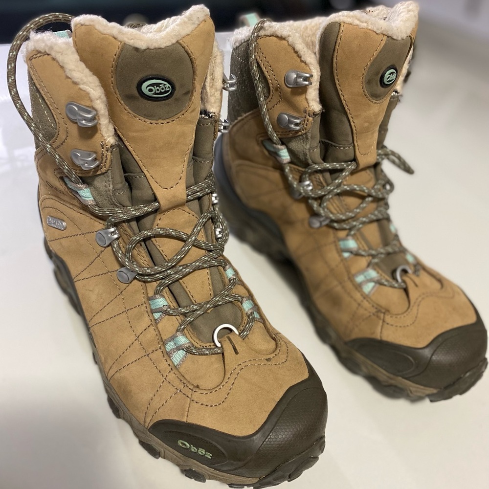 Oboz Waterproof Insulated Mid Hiking Boot  Women's Size 9 Medium
